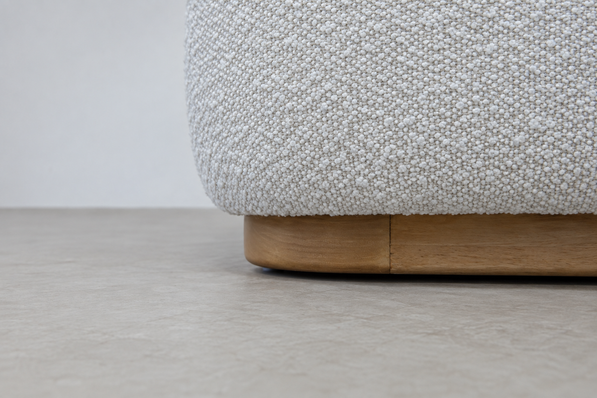 Curva Bed Super King in Boucle Sand, detail