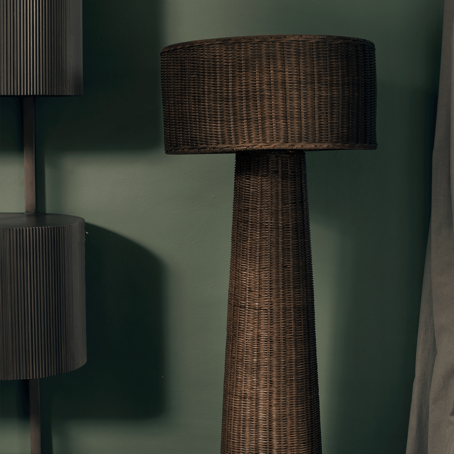 FLOOR LAMPS