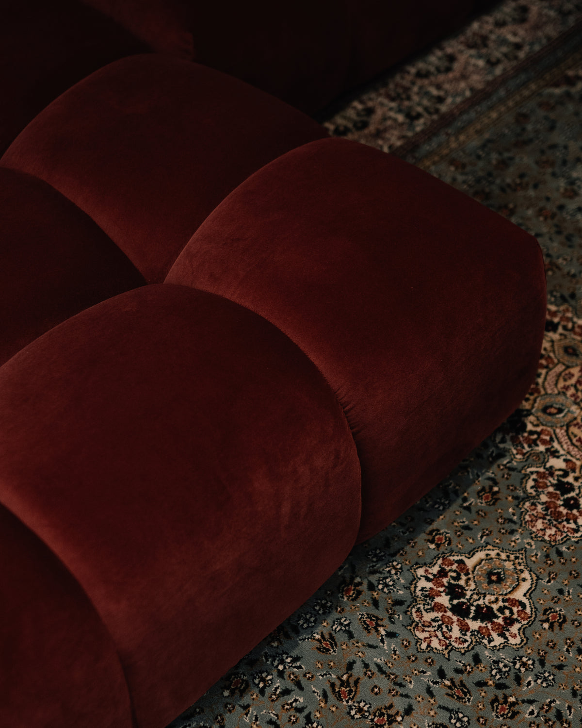 Bari Sectional, Straight