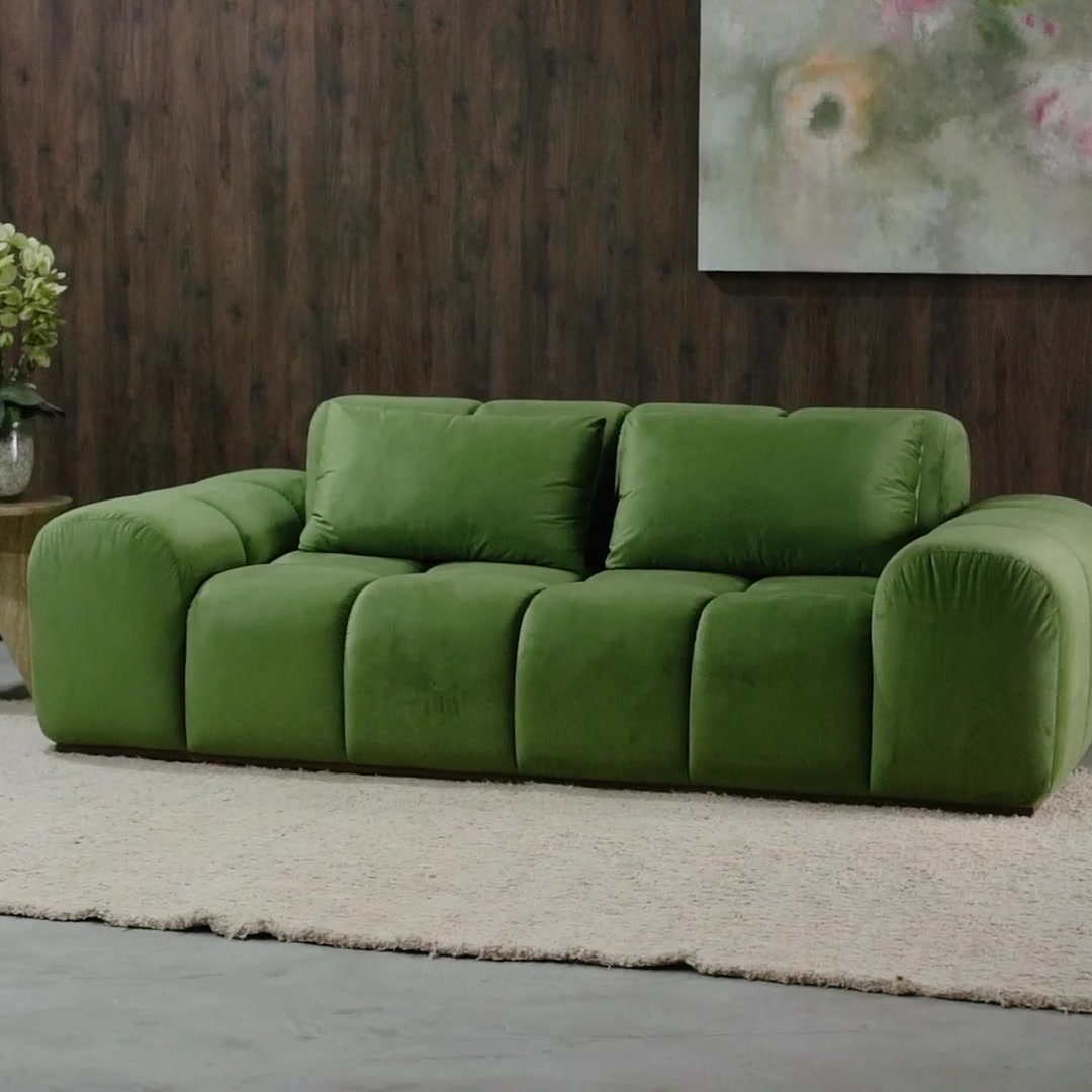 Bari in a client's home, Pablo